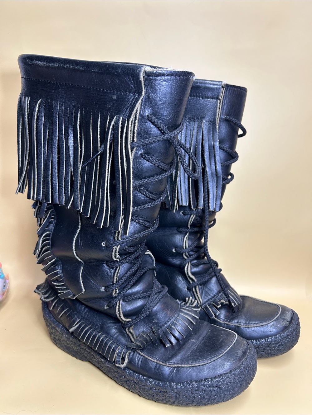 Cherokee Black Women's Winter Mukluk with leather Fringe size 8